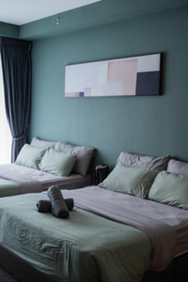 Deluxe Seaview Suite Twin Bed By The Only Bnb Tanjung Tokong Exterior foto