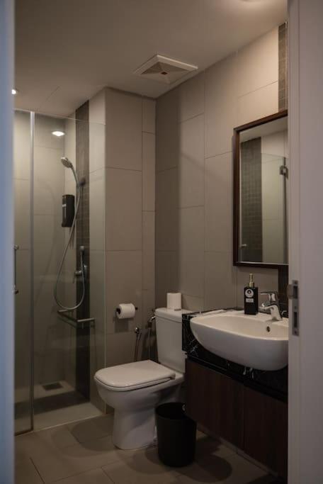 Deluxe Seaview Suite Twin Bed By The Only Bnb Tanjung Tokong Exterior foto